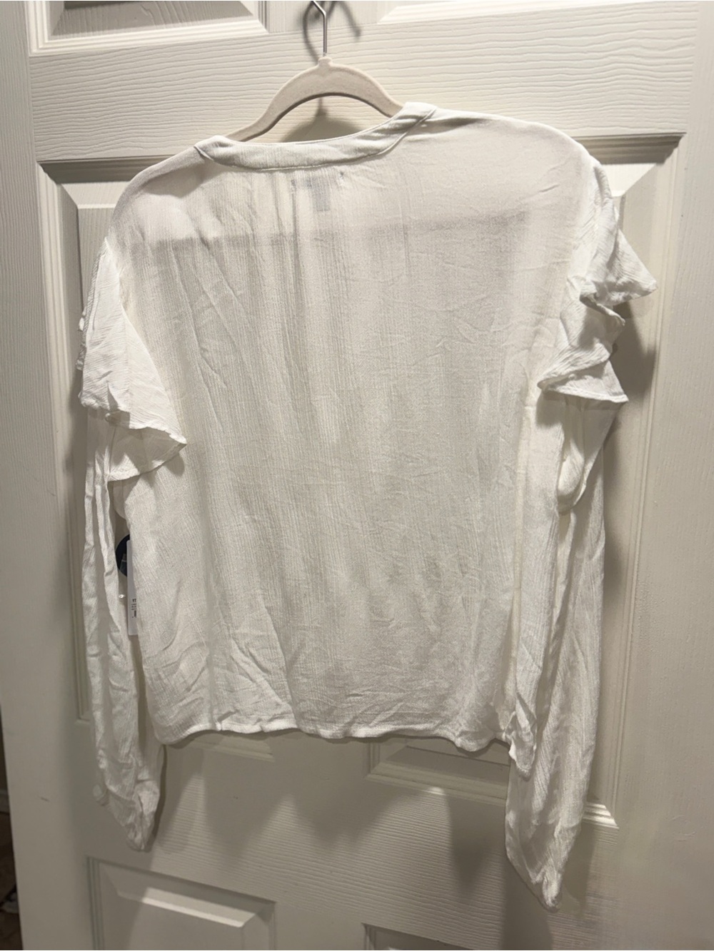 Amuse Society Beach Vida Bling White Ruffle Sleeve Button Front Blouse M NWT - Picture 11 of 15